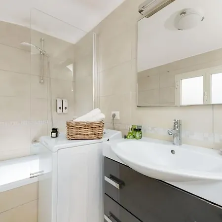 Big Flat In The Heart Of Trastevere 4 Bedrooms 3 Bath Apartment Rome
